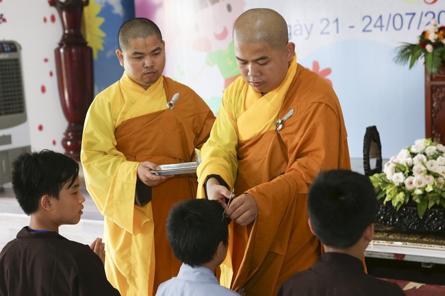The 2nd Day of Summer Retreat for Children in Dong Cao pagoda